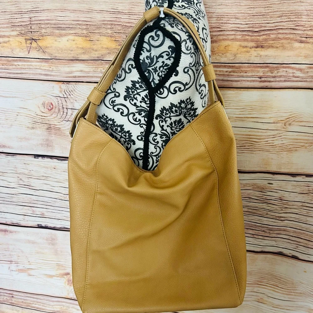 Kenneth Cole Reaction Women’s Tan Logo Zipper One Strap Shoulder Bag